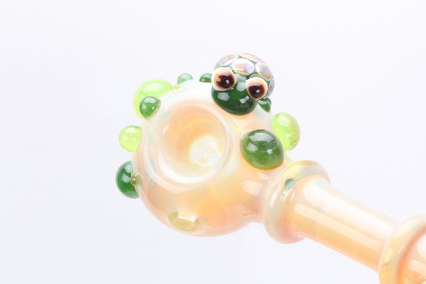 Deluxe Brown Eyed Turtle Hand Pipe