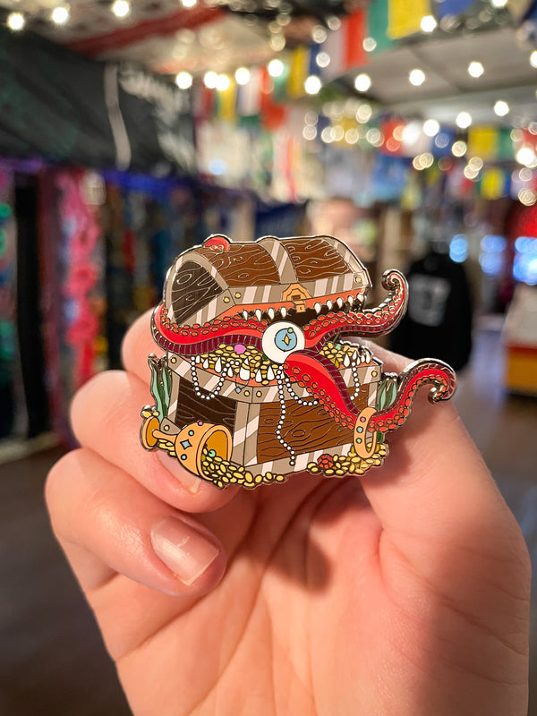 Wonder Relics- Underwater Mimic Pin